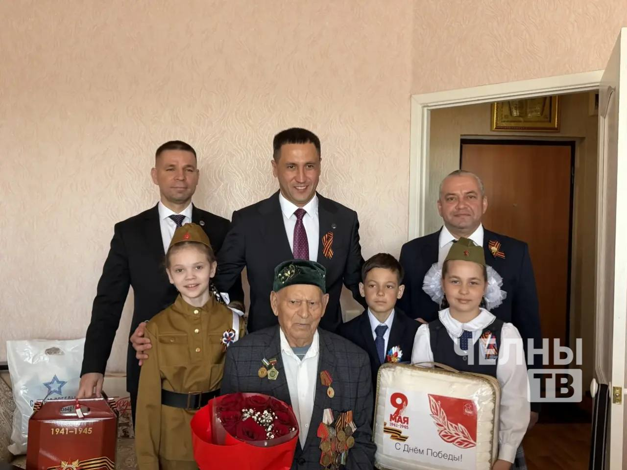 В Челнах поздравили 99-летнего ветерана Муфтаха Нуртдинова
