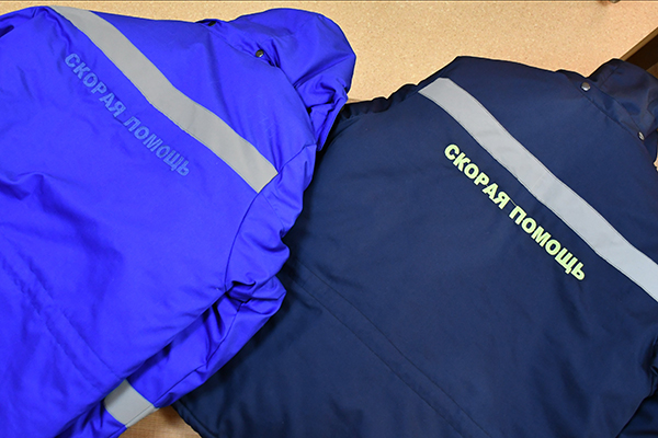 Осужденные исправительной колонии №3 изготавливают костюмы для медицинских работников скорой помощи Благовещенска