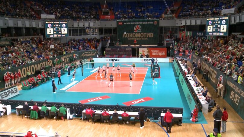 В центральном матче 10-го тура женской волейбольной Суперлиги калининградский «Локомотив» принимал «Уралочку»