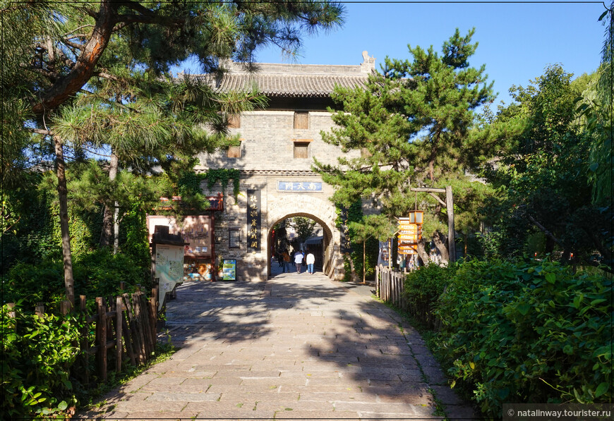 Водный город Губэй и Великая китайская стена