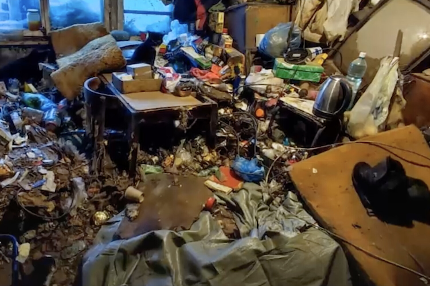 Околофутбола 1998. Россия в 90 е годы дефолт 1998. Банковский кризис в россии 1998 года. Дефолт в россии в 1998. 1998 год.