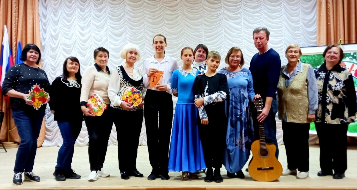Клубе рифма. В Самарке районный отдел культуры библиотекарем. Новый участник поэтического клуба в Нолинске