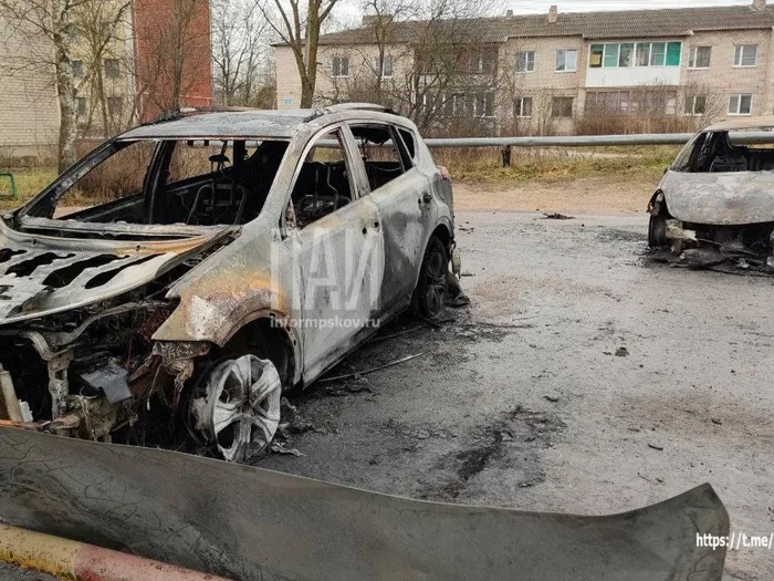 Пожарные ликвидировали возгорание автомобилей (ФОТО)