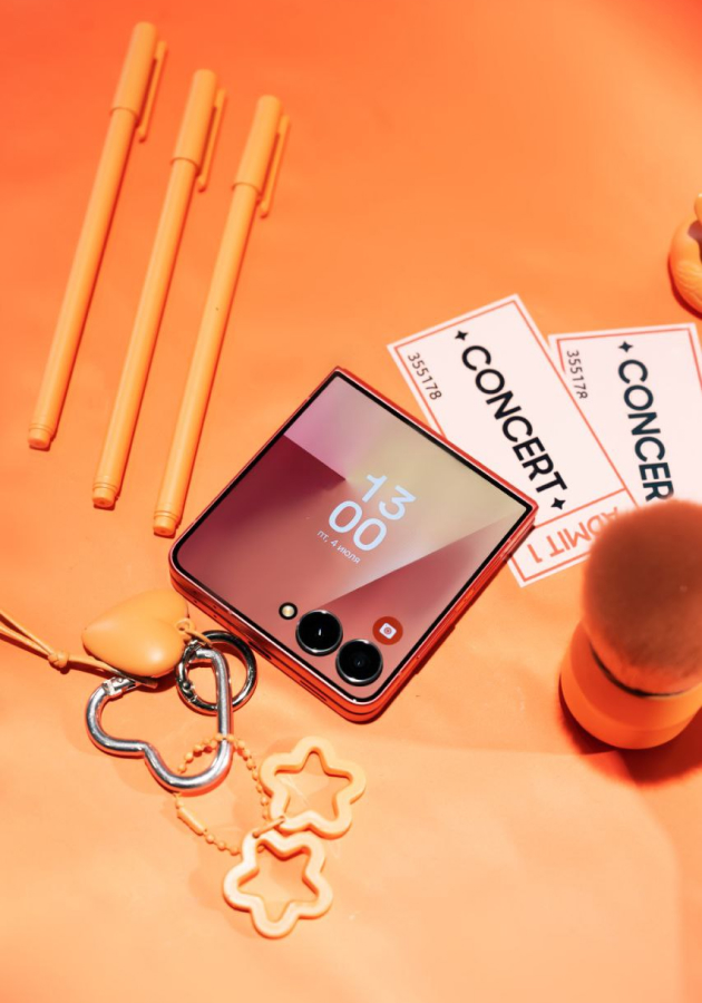 Samsung открывает предзаказ на новое поколение складных смартфонов и умных часов