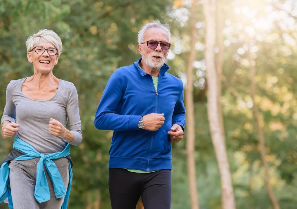 образ жизни долгожителей. здоровый образ жизни пенсионеров. здоровое питание для пожилых людей. образ жизни долгожителей. здоровые пожилые люди.