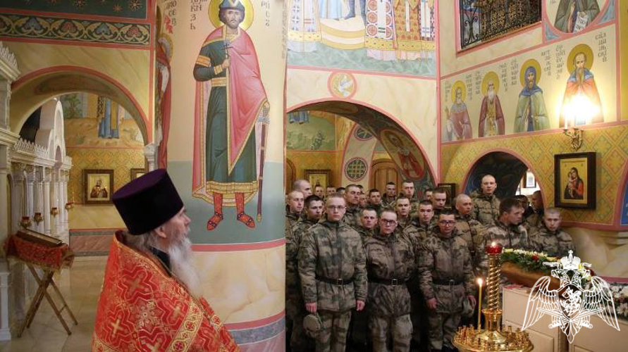 Военнослужащие саровского соединения почтили память святого великомученика Георгия Победоносца