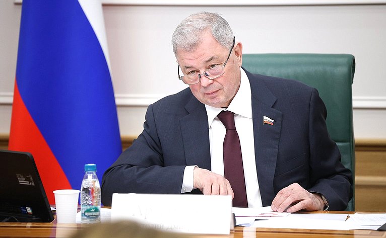 Анатолий Артамонов