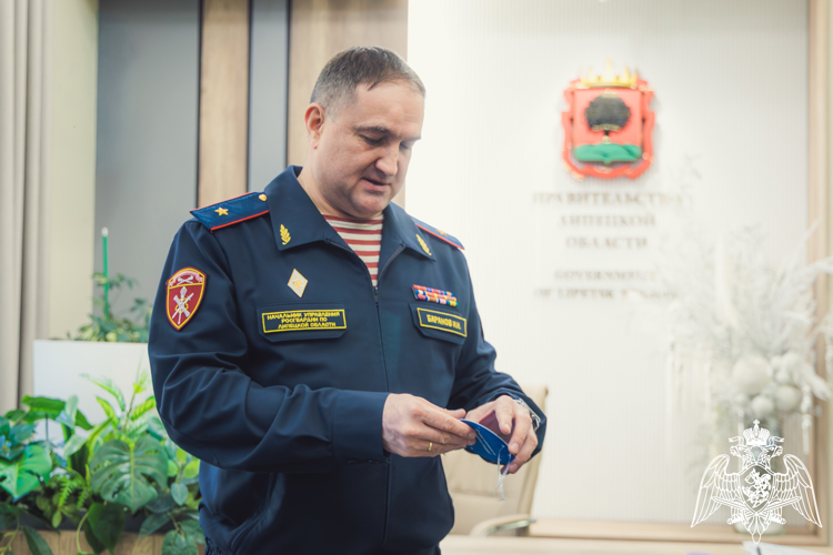 К акции «Ёлка желаний 2025» присоединился начальник Управления Росгвардии по Липецкой области