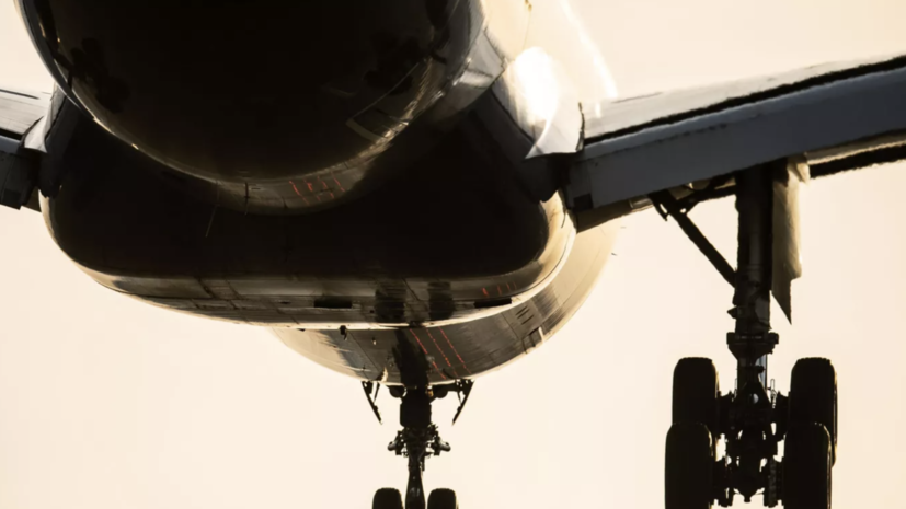 Самолёт с 23 пассажирами на борту выкатился за пределы ВПП в аэропорту Диксона