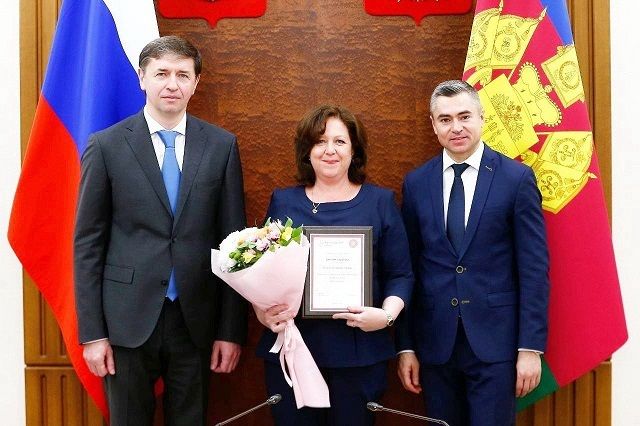 3___Каневская 5 - Татьяна Садовая, награждение в администрации края. .jpg