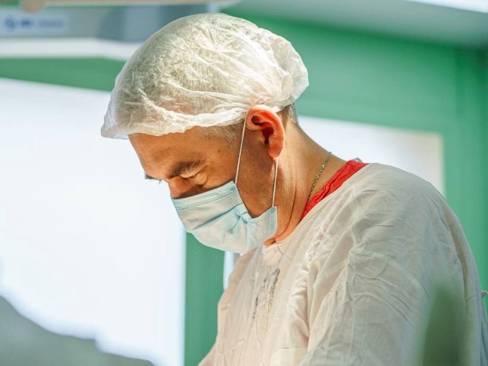 Нейрохирурги Долгопрудного спасли позвоночник пациенту, упавшему со второго этажа