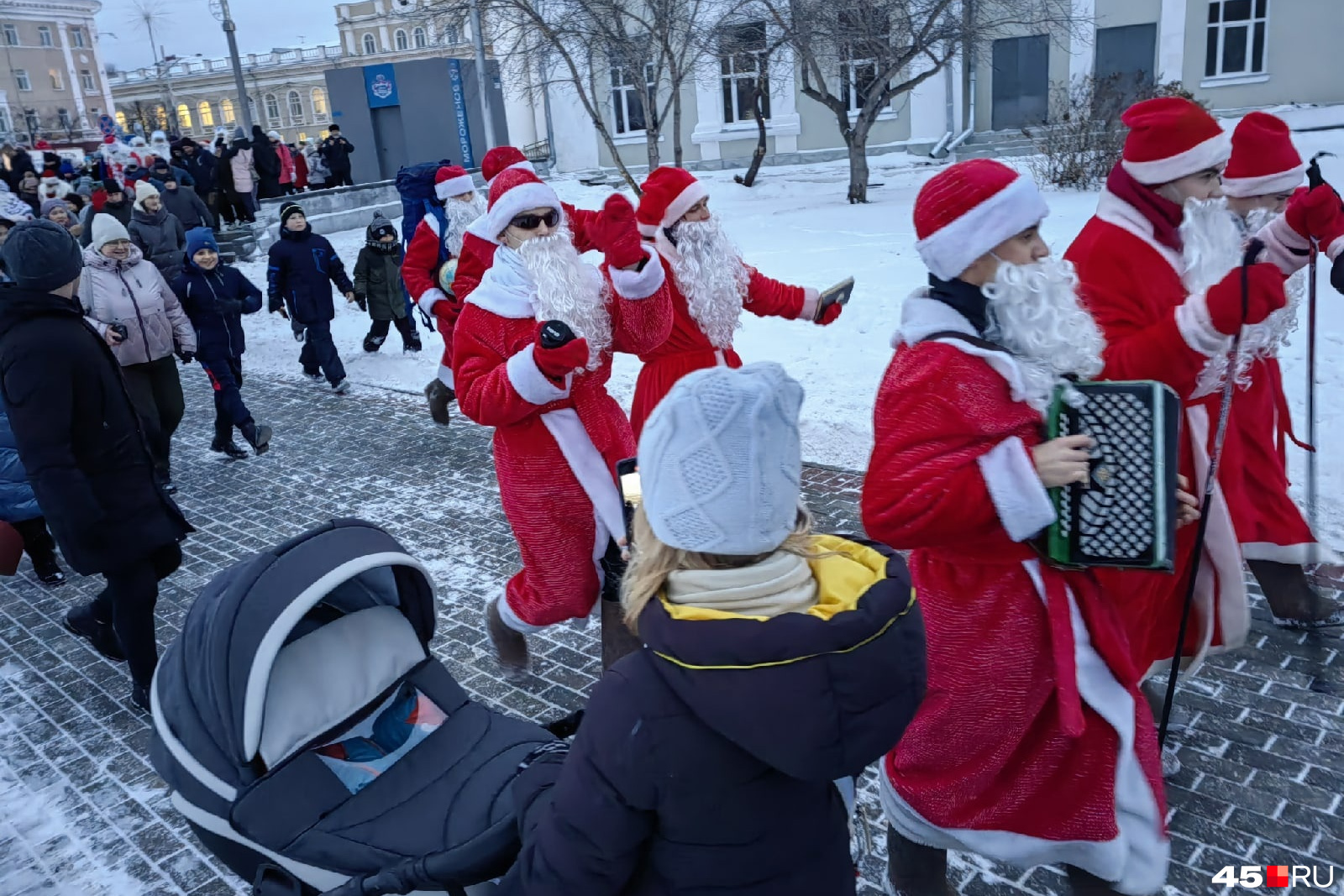 Флешмоб деда мороза в метро