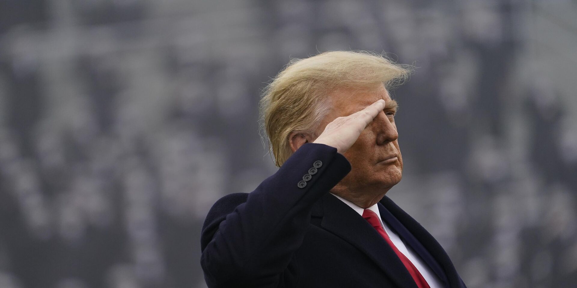 Президент США Дональд Трамп отдает честь - ИноСМИ, 1920, 28.10.2025
