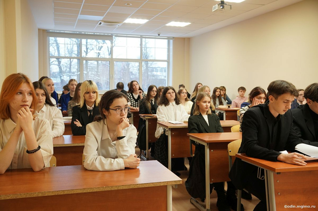 Историко-литературный круглый стол, посвященный 80-летию со Дня снятия блокады Ленинграда