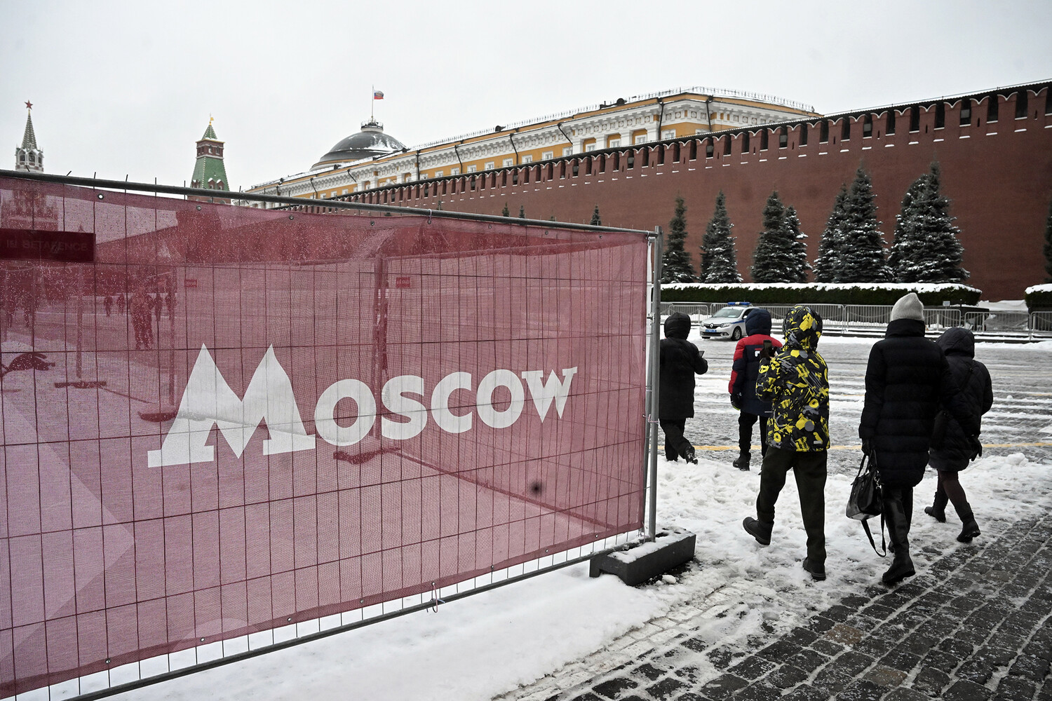Подскажи московское. Красная площадь Москва сейчас. Красная площадь зима. Москва в ноябре. Москва в декабре.