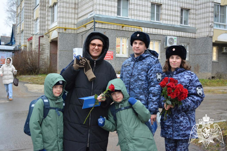 В Управлении Росгвардии по Республике Коми прошли мероприятия, посвященные Дню матери