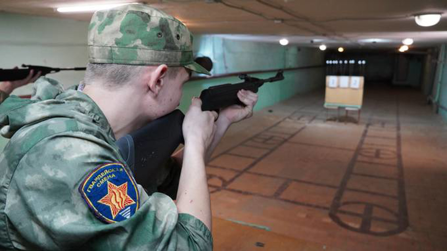 В Саратове военнослужащие и сотрудники Росгвардии приняли участие в проведении военно-патриотической игры «Наследники героев Отечества»