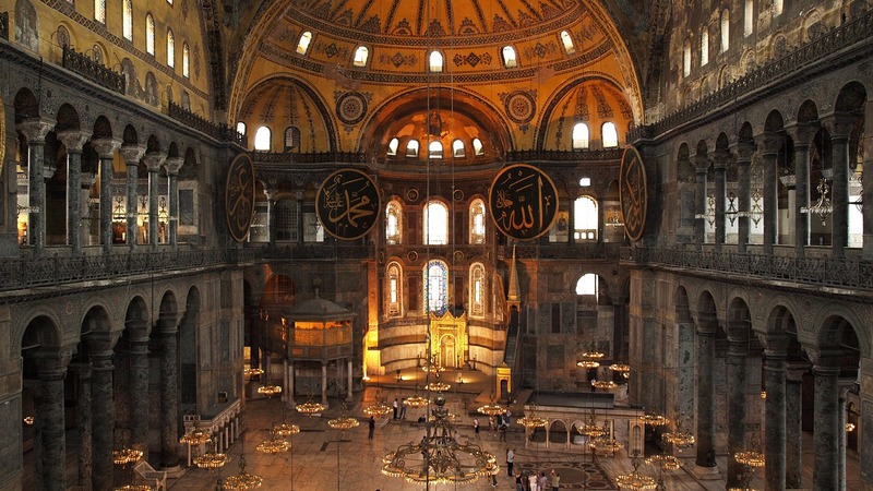 В СМИ появились кадры осыпающегося бетона собора Святой Софии в Стамбуле