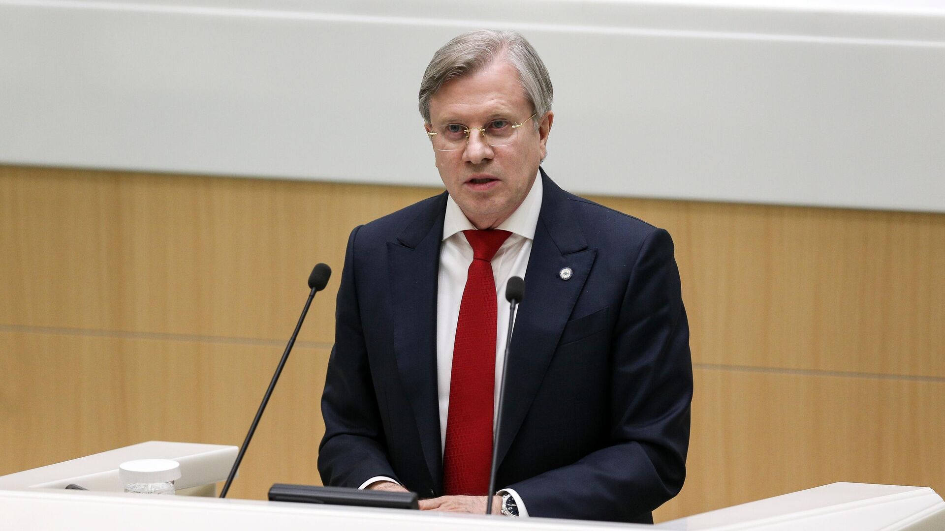 министром транспорта виталием савельевым