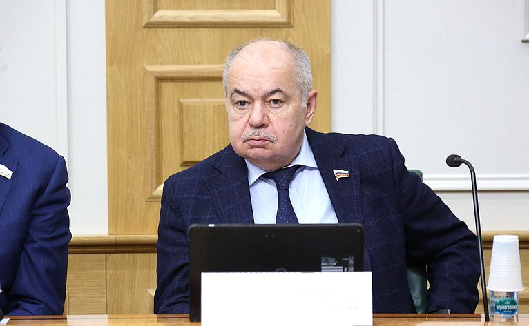 Ильяс Умаханов