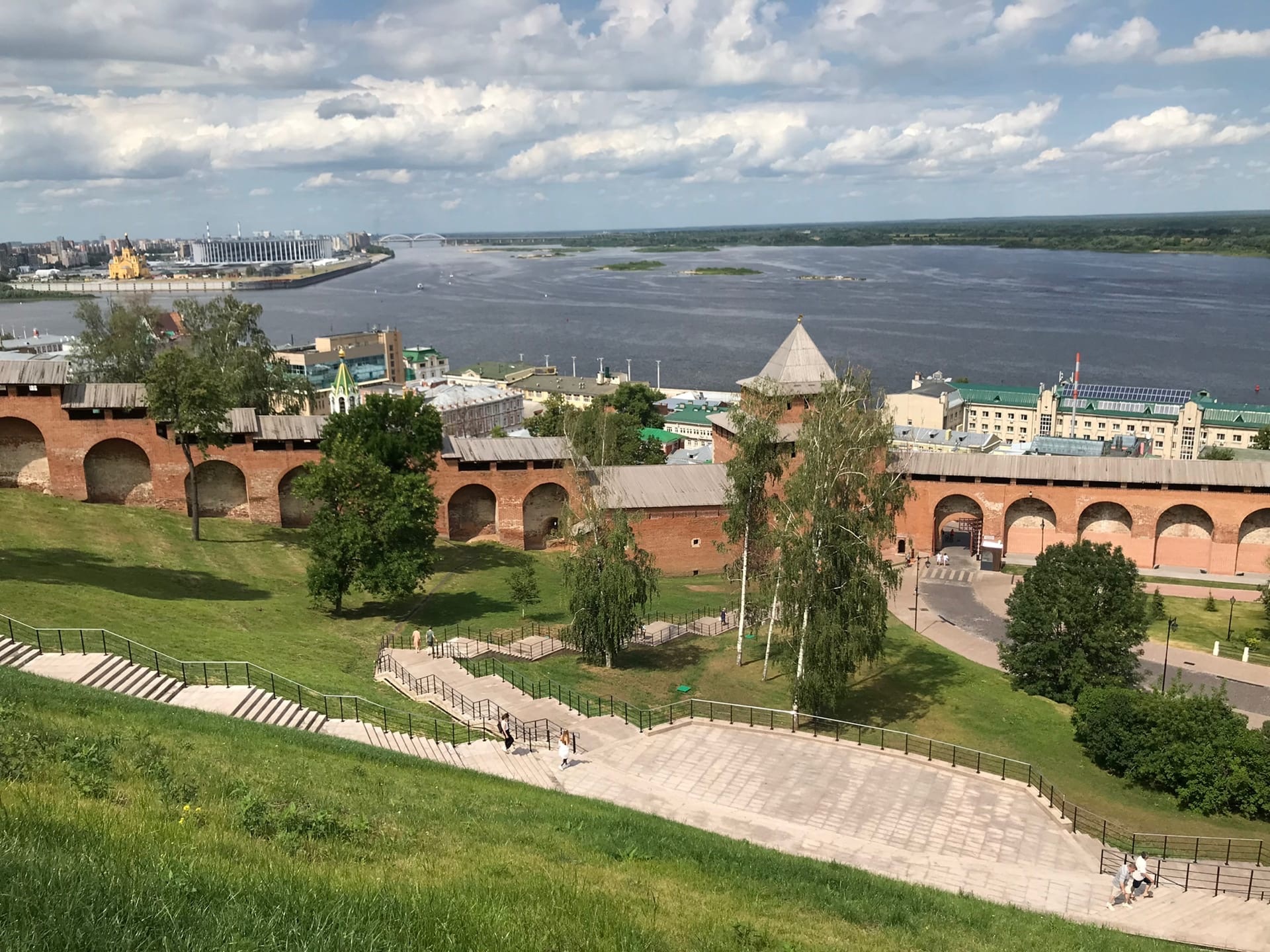 Открой нижний новгород. Новгород. Нижний Новгород февраль. Набережная гребного канала Нижний Новгород. Нижний Новгород жарко.