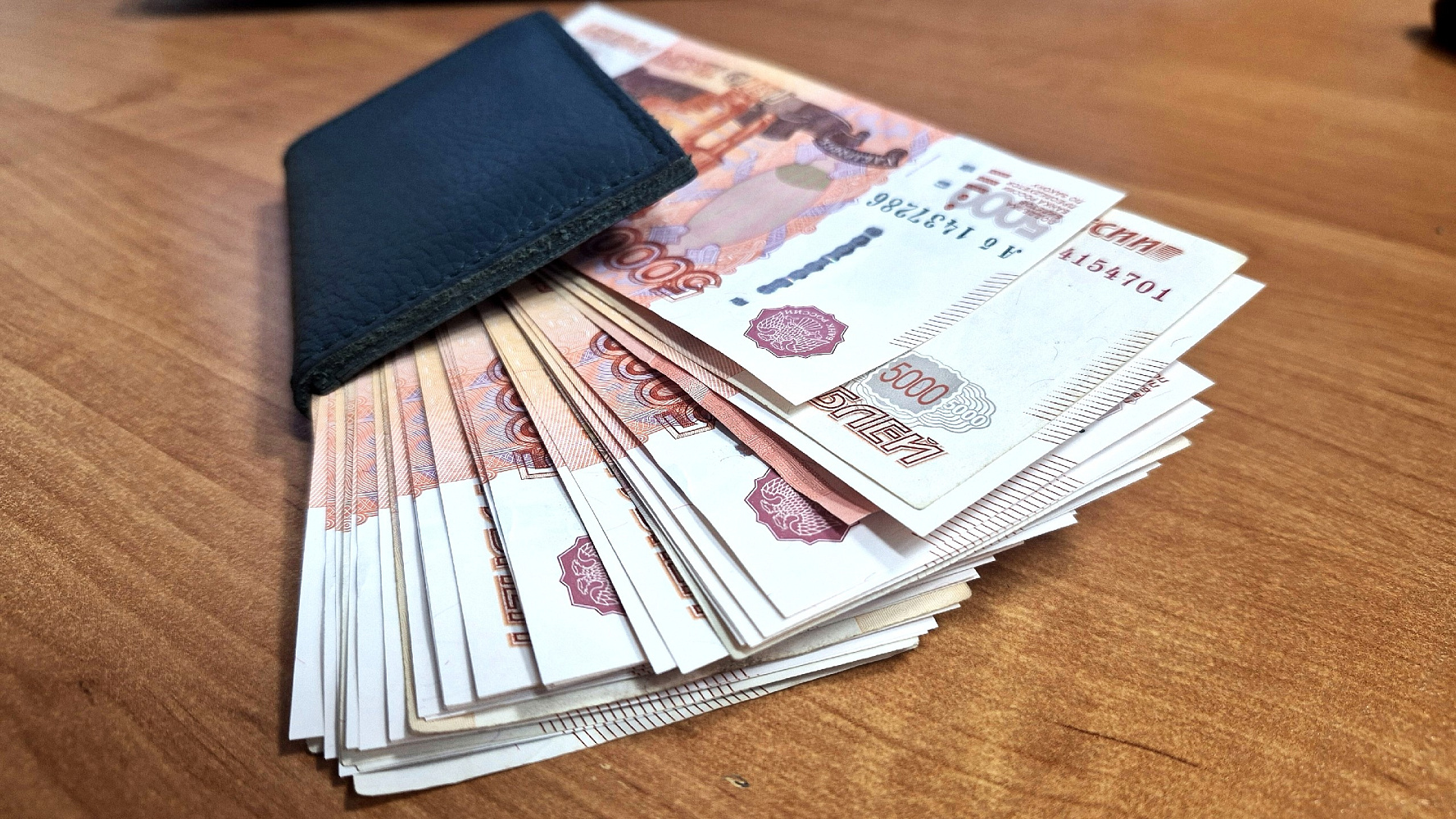 Югорчане предпочитают деньги вместо подарков