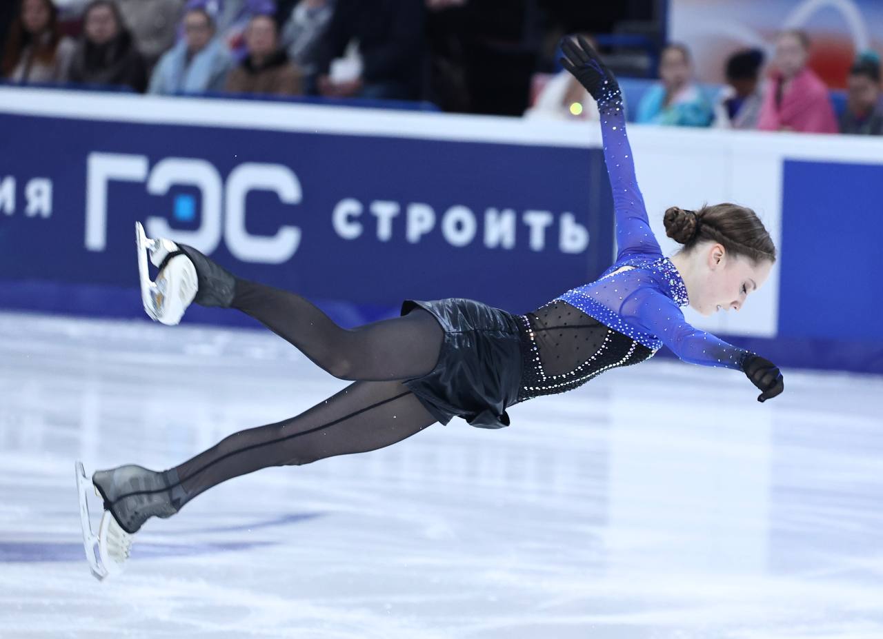 Идеальные фото российских фигуристок: стартовал Гран-при «Звезды Магнитки»