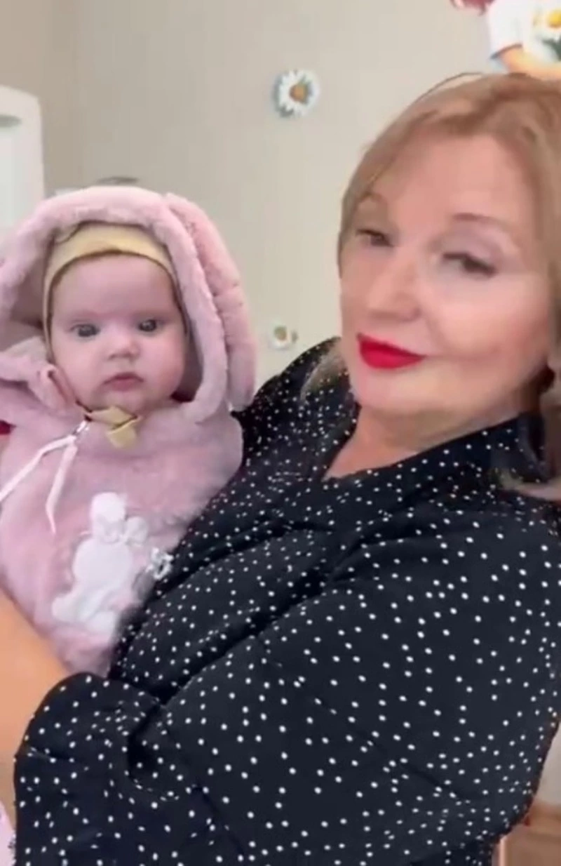 Девочка из Долинска обрела новую семью в Москве