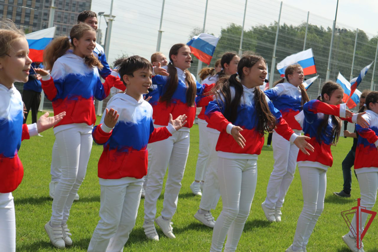 Росгвардейцы приняли участие в патриотическом флешмобе, посвящённом Дню России в Москве 