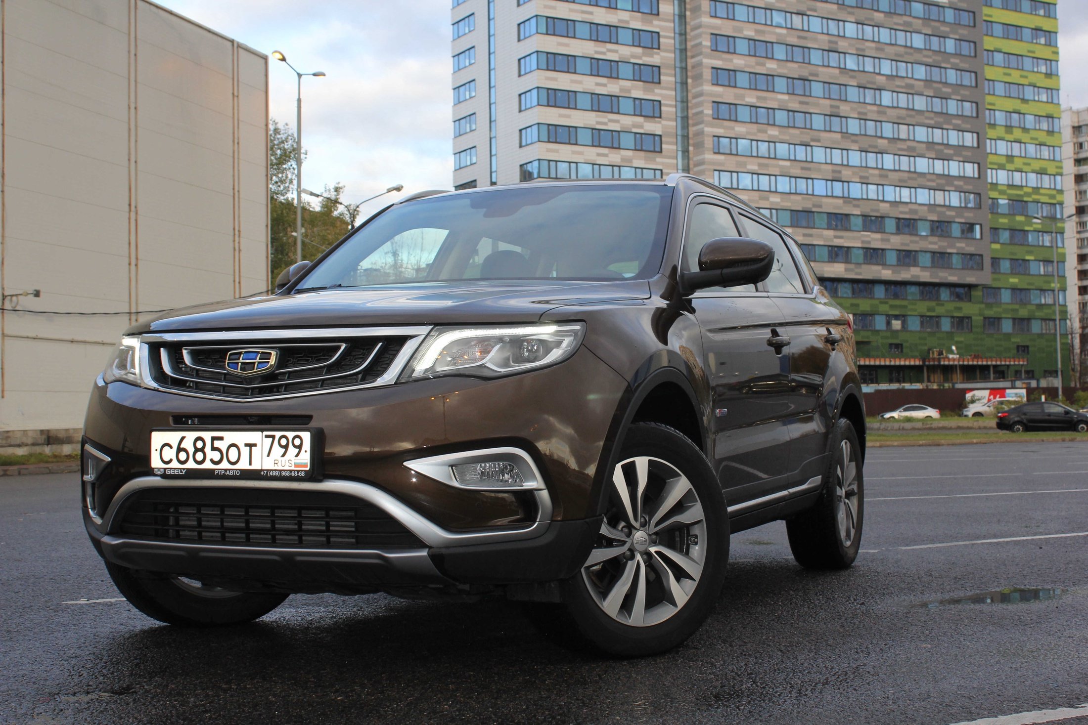 Автомобиль geely atlas фотографии