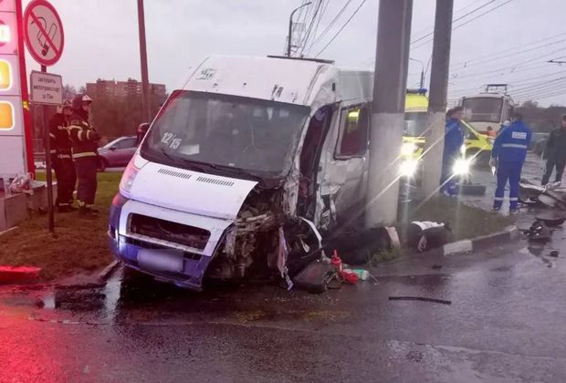 Появились кадры с места массового ДТП в Туле, где пострадали 25 человек