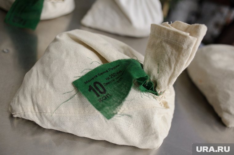 День инкассатора — повод поздравить сотрудников службы с их непростой и ответственной работой