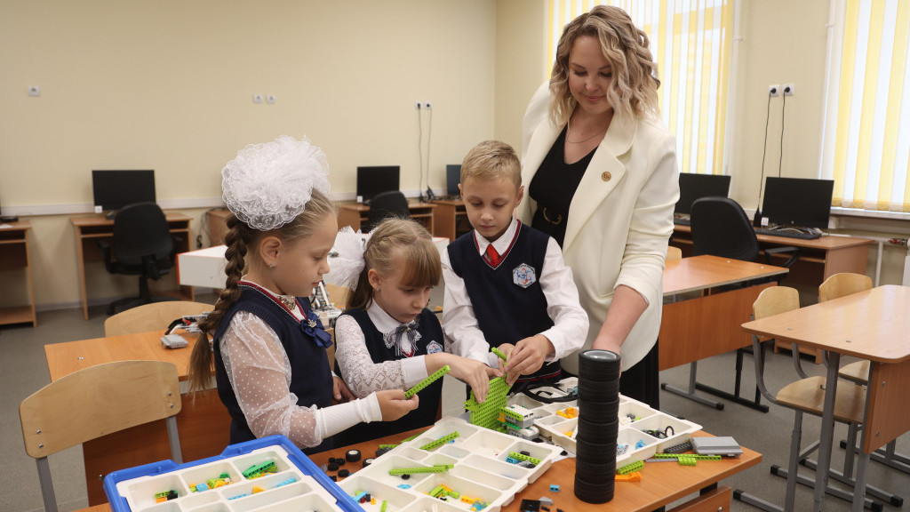 Три алтайские школы получили знак качества Рособрнадзора Фото №1