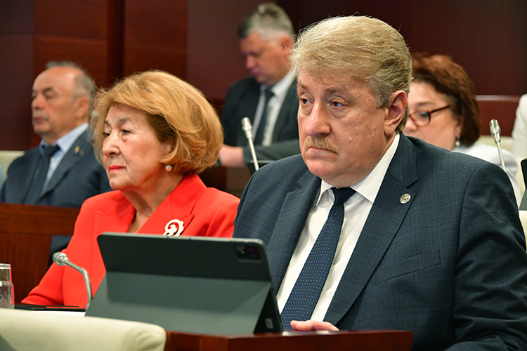  Интрига на выборах в республике есть всегда, убеждал нашего корреспондента председатель ЦИК РТ Андрей Кондратьев 