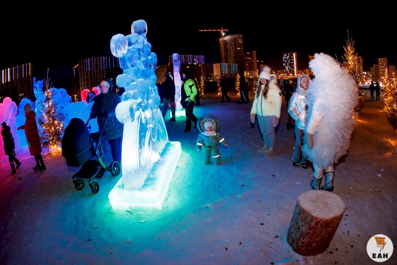 Городок в преображенском парке екатеринбург. Каток екб преображенский парк. Ледяной городок екатеринбург 2023. Ледовый городок екатеринбург 2022. Где ледовый городок в екатеринбурге.