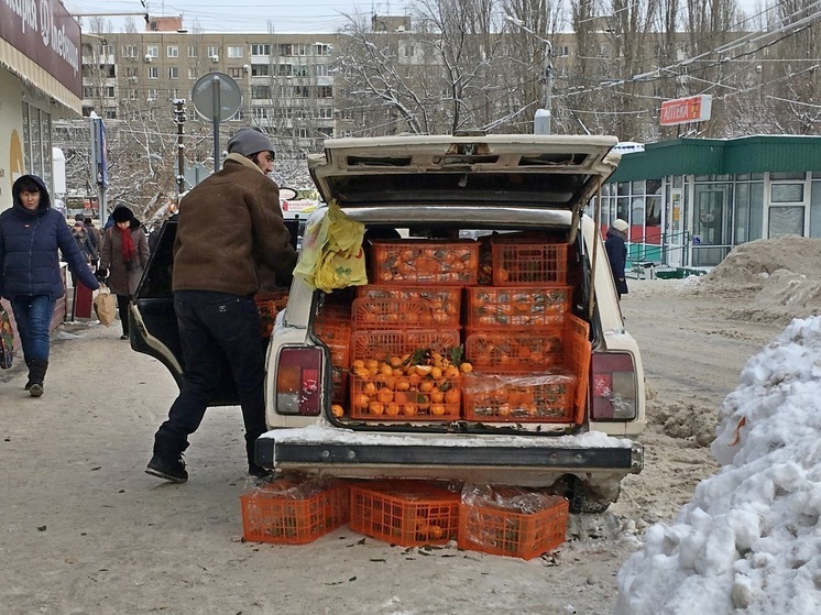 В Саратов не пустили 1,2 тонны подозрительных фруктов