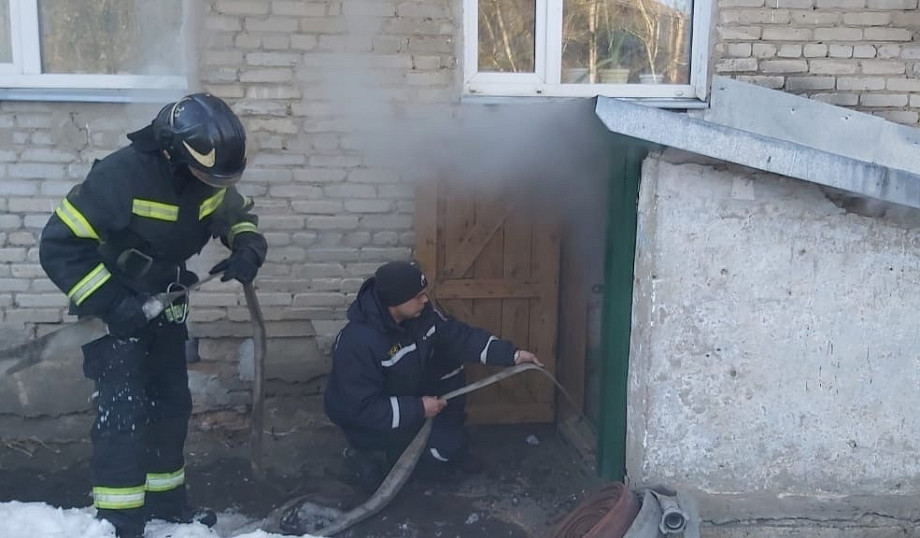 В Александрове из-за пожара в подвале жилого дома эвакуировано 50 человек, из них 12 детей