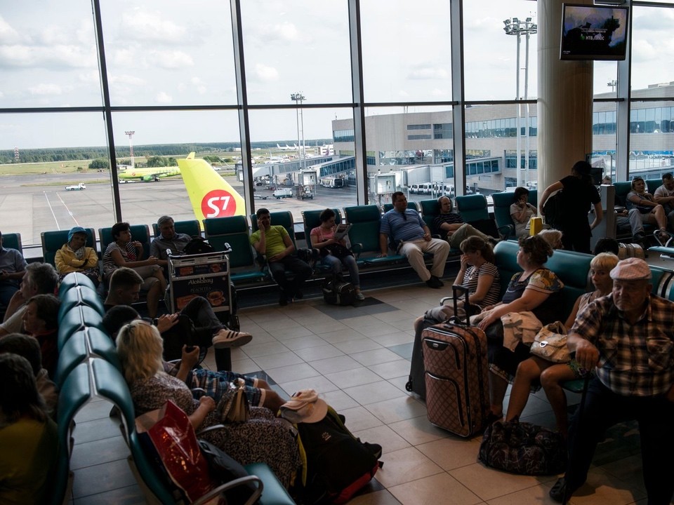 Первая семья эвакуированных россиян прибыла из сектора Газа в Подмосковье