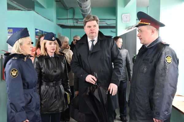 Исправительную колонию № 3 посетил заместитель губернатора Костромской области Александр Свистунов