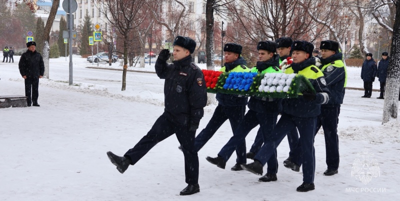 В Тюмени почтили память сотрудников МВД