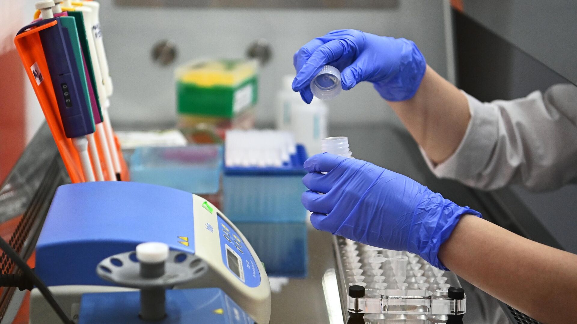 Лаборатория в Молдове получила лицензию ВОЗ для диагностики кори и краснухи - Sputnik Молдова, 1920, 20.10.2025