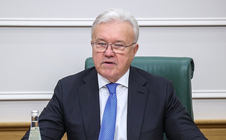 Александр Усс