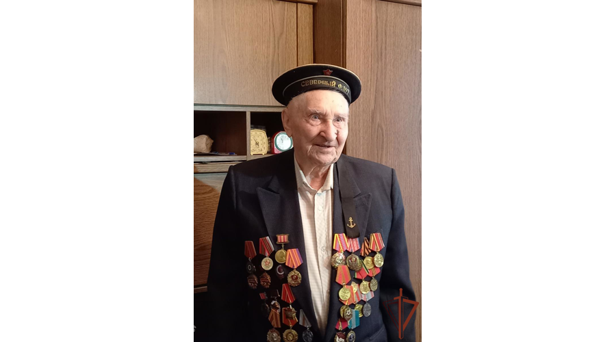 Ветеранов Великой Отечественной войны на Урале росгвардейцы поздравили персональными парадами