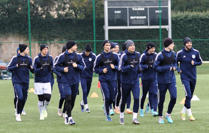 Астраханский «Волгарь» отправился на турецкий сбор с 25 футболистами