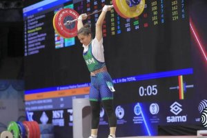 Туркменские тяжелоатлеты готовятся к юношескому чемпионату мира