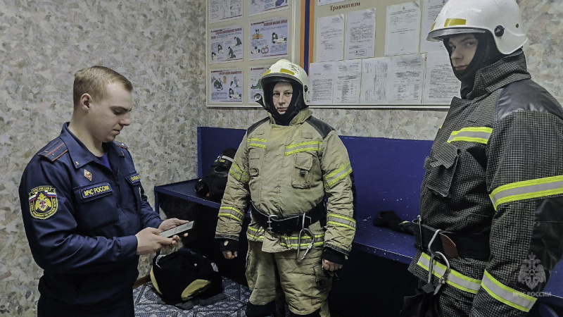 Выпускники профильных учебных заведений служат в омском пожарно-спасательном гарнизоне
