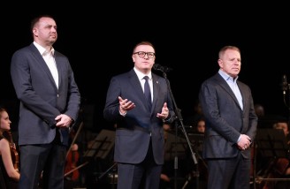 Алексей Текслер принял участие в заседании попечительского совета театра оперы и балета им. М.И. Глинки. Автор фото - Наиль Фаттахов 