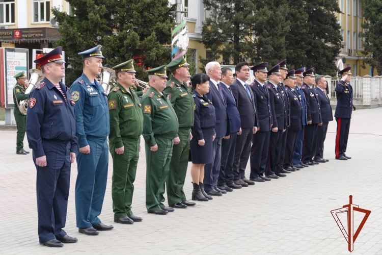 В Кызыле прошёл общегарнизонный развод с участием личного состава Росгвардии