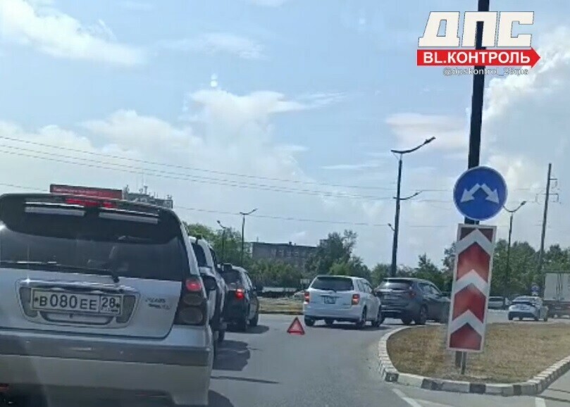 ДТП на калининском круге в Благовещенске осложнило движение 