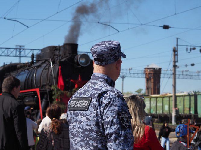 Росгвардейцы обеспечили безопасность прибытия «Поезда Победы» в Оренбург